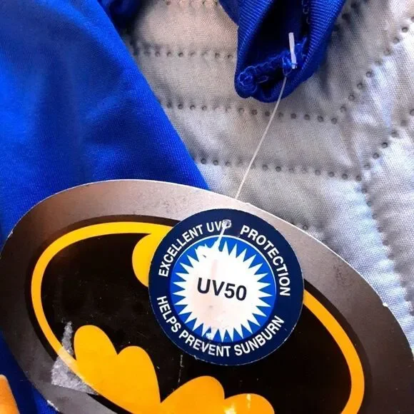 BATMAN Official Swim/Play Shirt UV Protection 50 SPF sz 5/6 - Picture 2 of 4